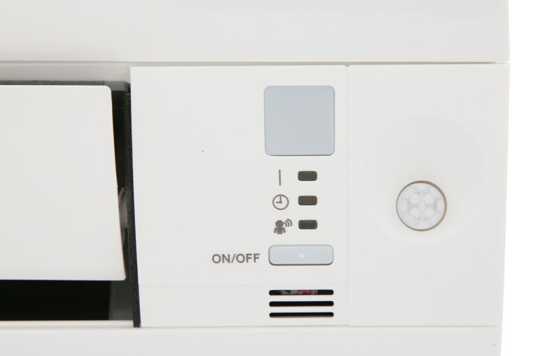 may-lanh-daikin-atkc25uavmv-7_7ee85e192b4c49ddaa411315205ee33f.jpg